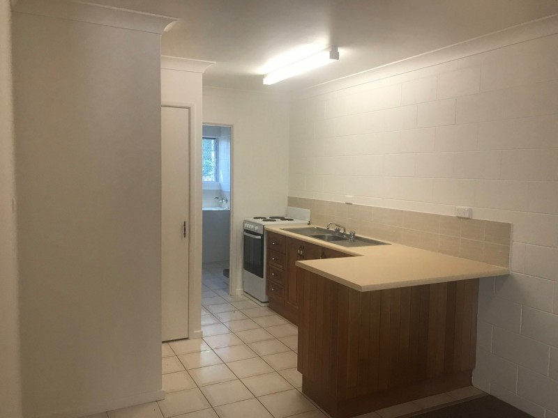 2/7 Armstrong Street, Hermit Park QLD 4812