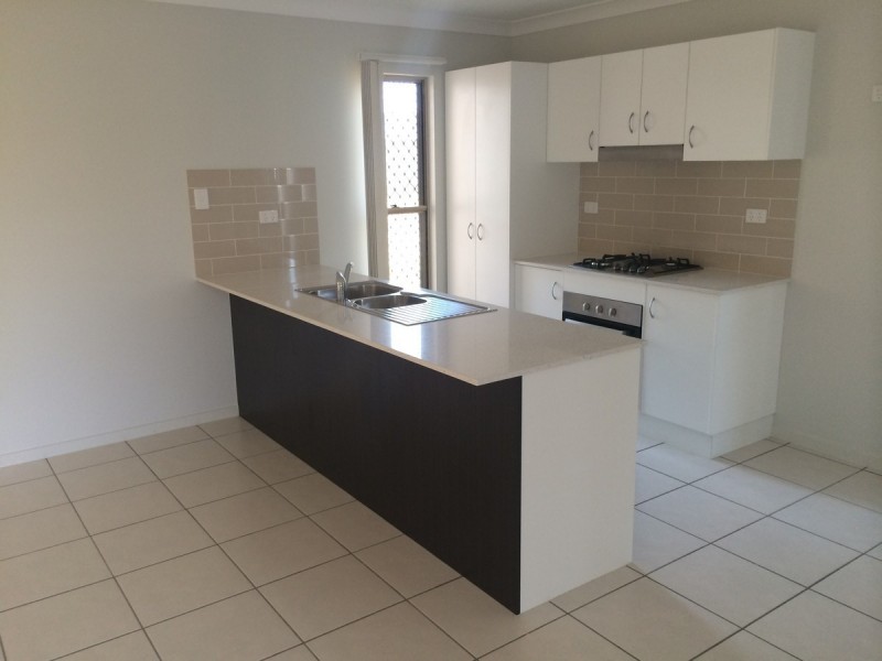 27 Ellenor Street, Mount Low QLD 4818