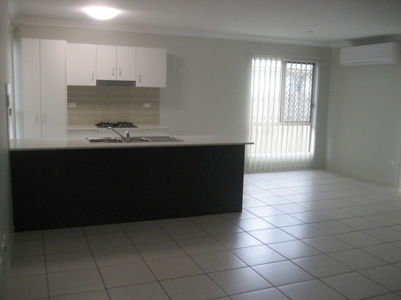 27 Ellenor Street, Mount Low QLD 4818