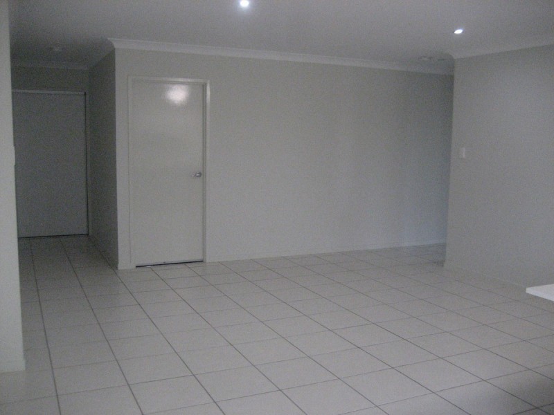 27 Ellenor Street, Mount Low QLD 4818