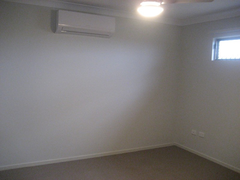 27 Ellenor Street, Mount Low QLD 4818