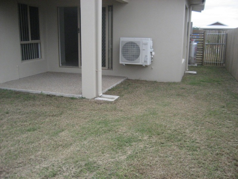 27 Ellenor Street, Mount Low QLD 4818