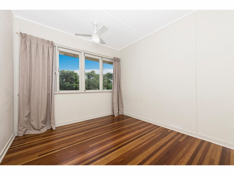 4 Yapp Street, Vincent QLD 4814