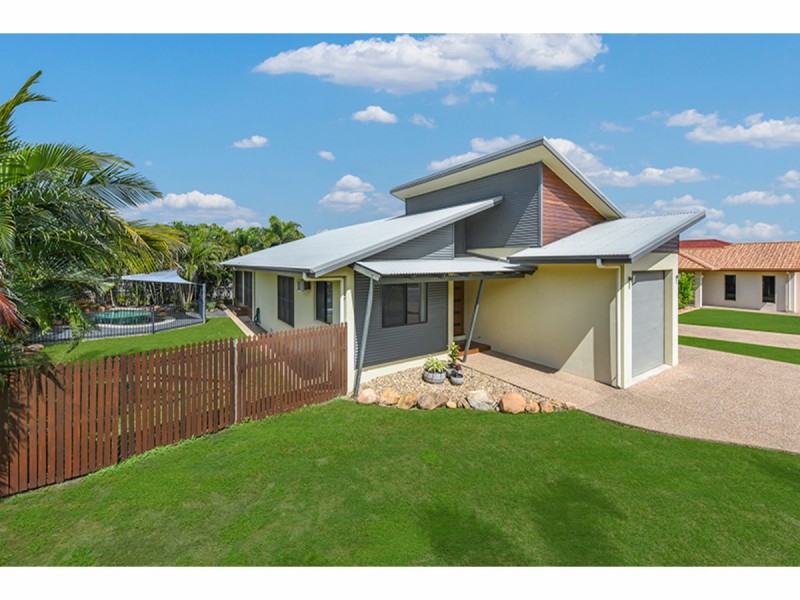 33 Bamboo Crescent, Mount Louisa QLD 4814