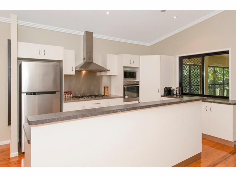 33 Bamboo Crescent, Mount Louisa QLD 4814