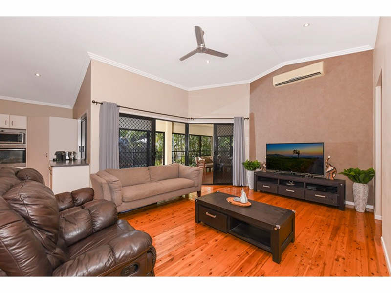 33 Bamboo Crescent, Mount Louisa QLD 4814