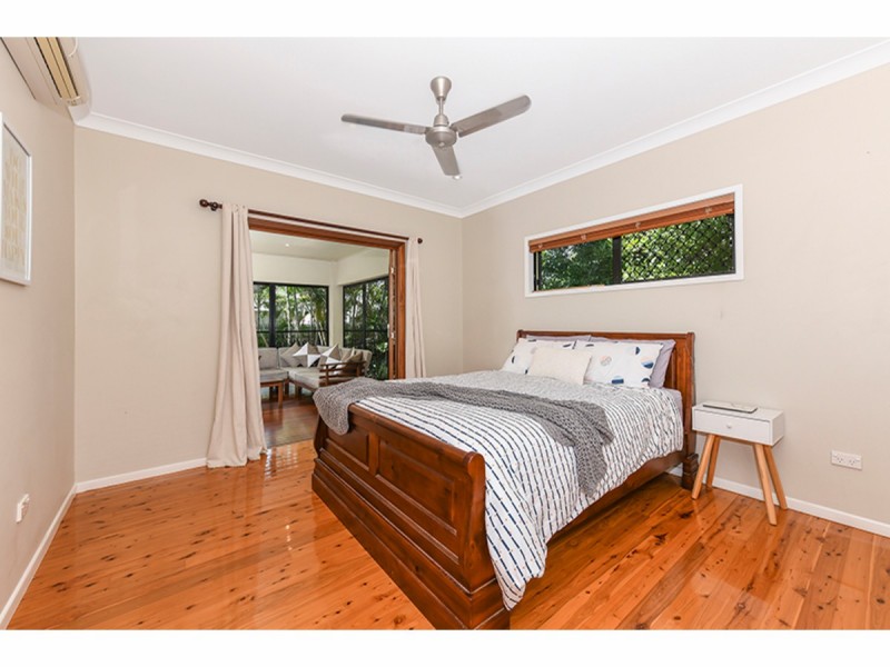 33 Bamboo Crescent, Mount Louisa QLD 4814