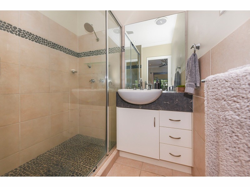 33 Bamboo Crescent, Mount Louisa QLD 4814