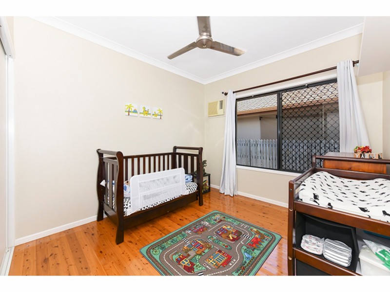 33 Bamboo Crescent, Mount Louisa QLD 4814