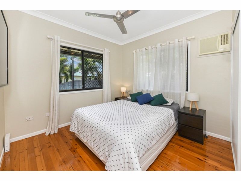 33 Bamboo Crescent, Mount Louisa QLD 4814