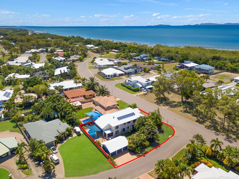 9 Coolan Court, Bushland Beach QLD 4818