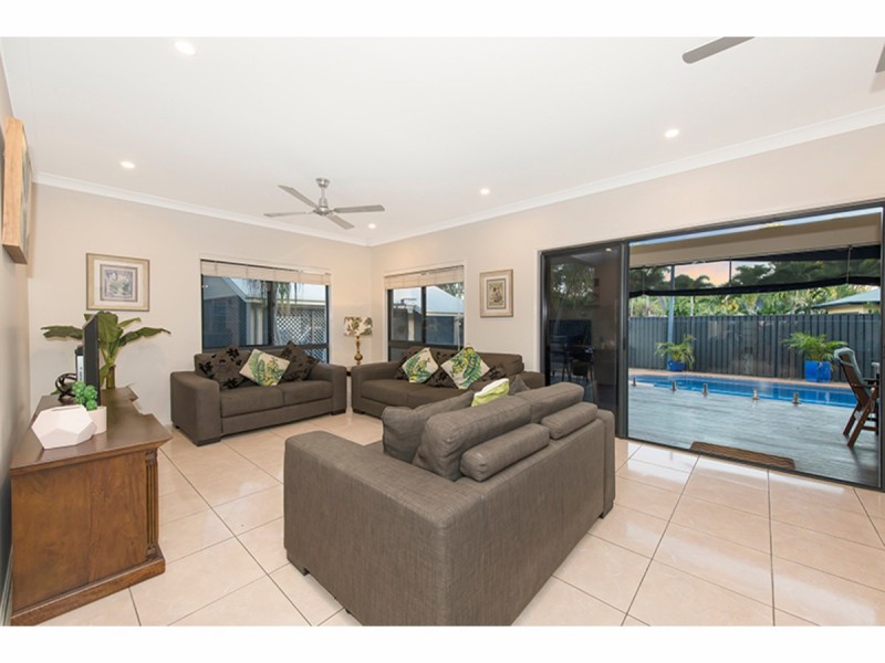 9 Coolan Court, Bushland Beach QLD 4818