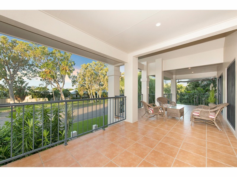 9 Coolan Court, Bushland Beach QLD 4818