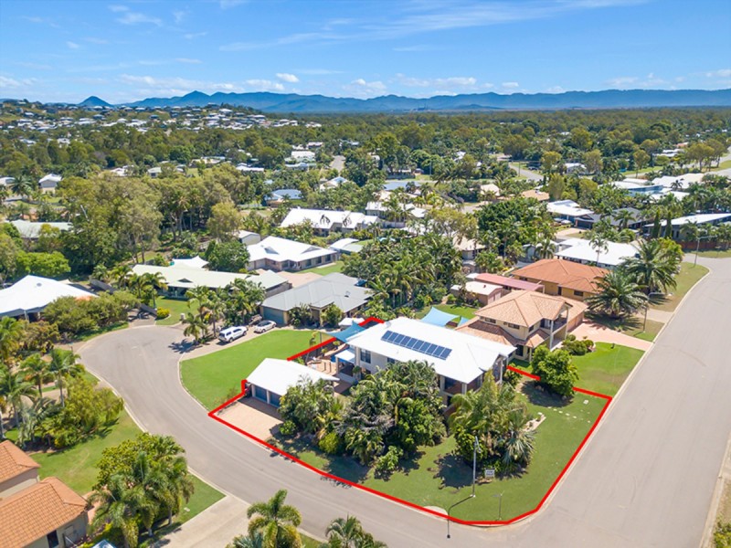 9 Coolan Court, Bushland Beach QLD 4818