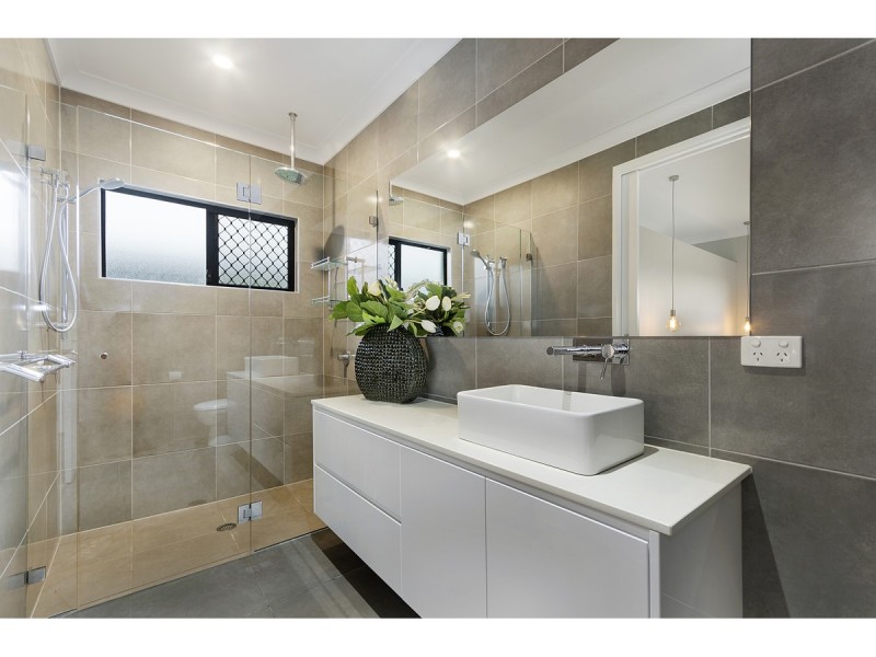 5 Dahlia Street, Burdell QLD 4818