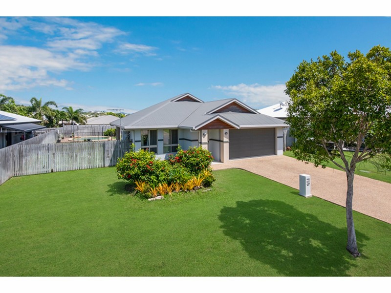 137 Daintree Drive, Bushland Beach QLD 4818