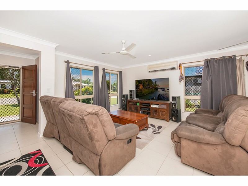 137 Daintree Drive, Bushland Beach QLD 4818