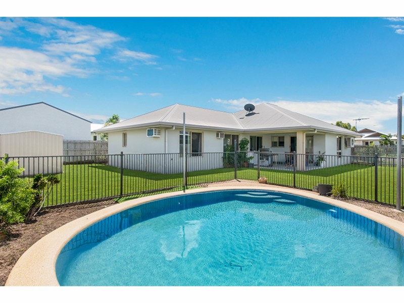 137 Daintree Drive, Bushland Beach QLD 4818