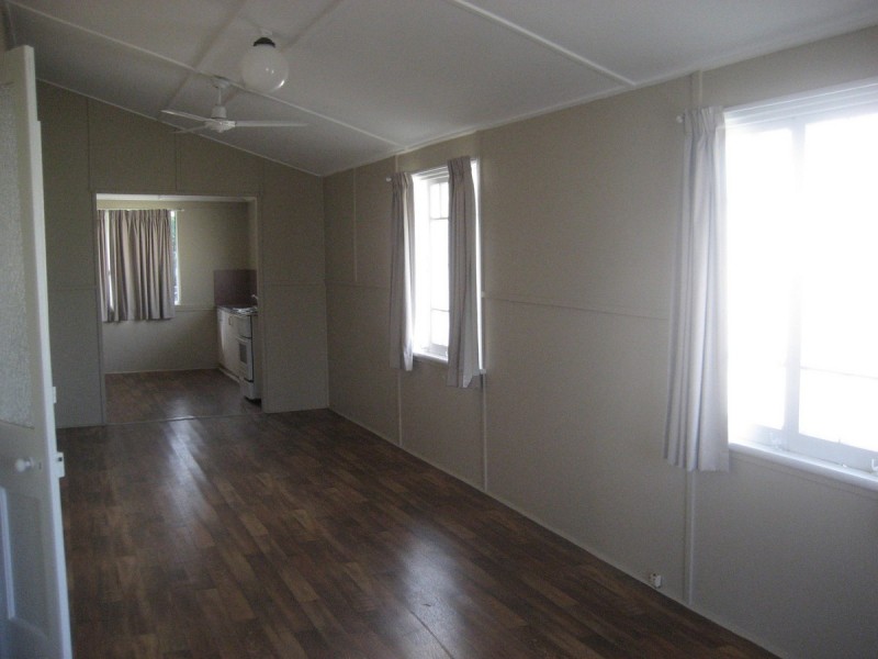 2/21 Railway Avenue, Railway Estate QLD 4810