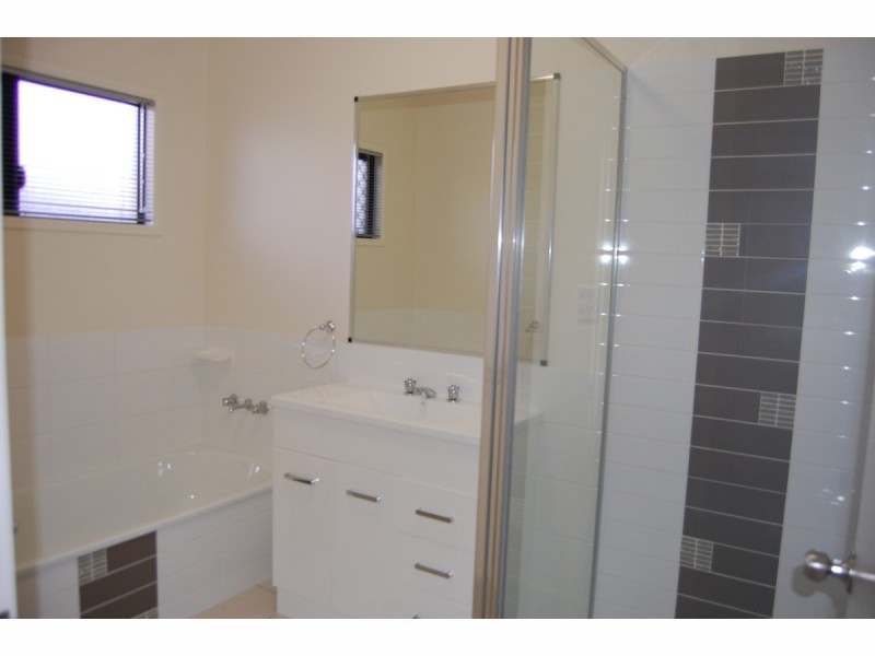 6 Mulwaree Lane, Kelso QLD 4815