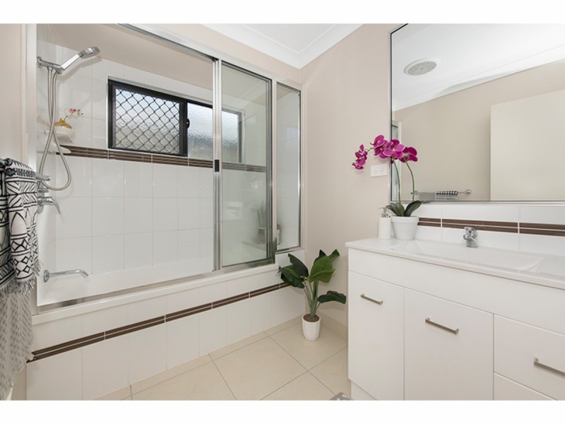 30 Daydream Circuit, Burdell QLD 4818