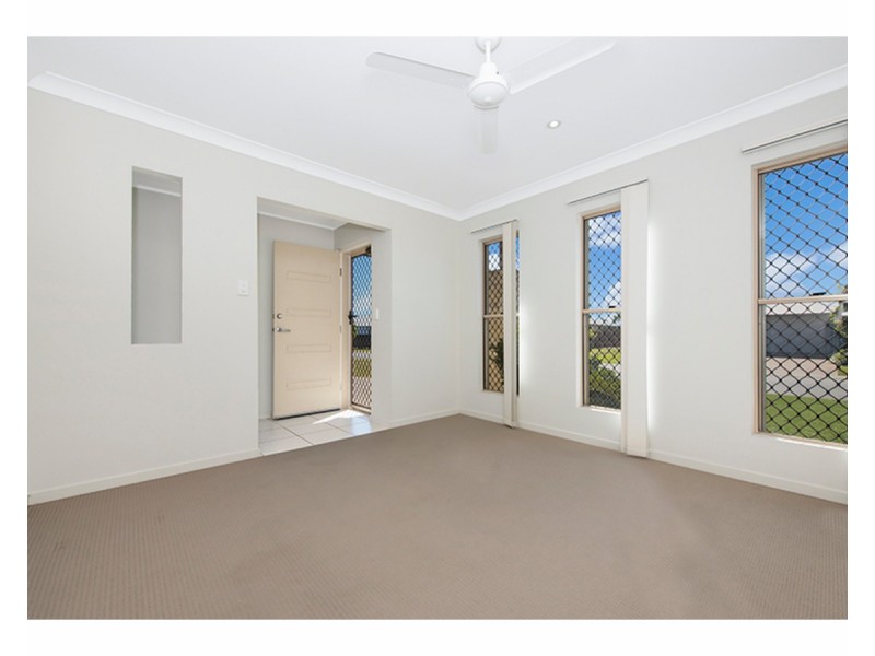 27 Ellenor Street, Mount Low QLD 4818