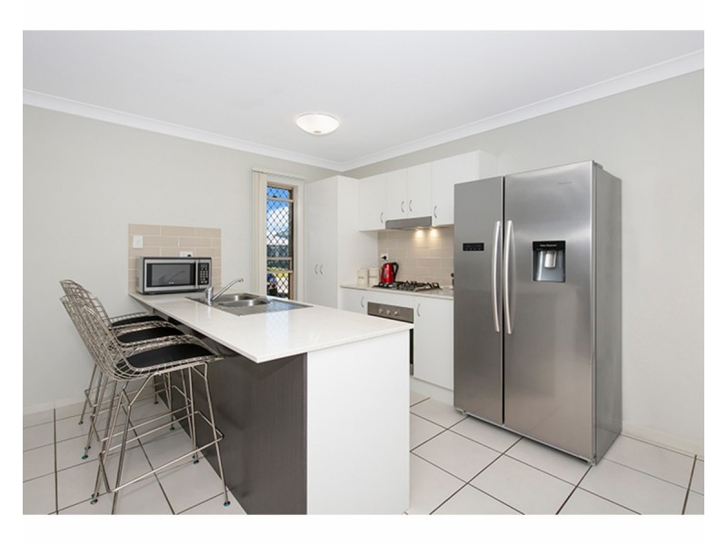 27 Ellenor Street, Mount Low QLD 4818