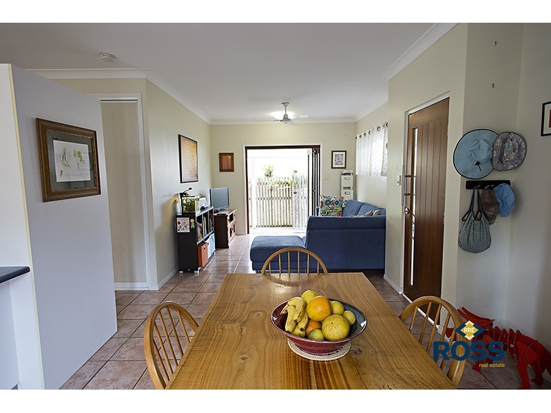 2/5a Church Street, West End QLD 4810