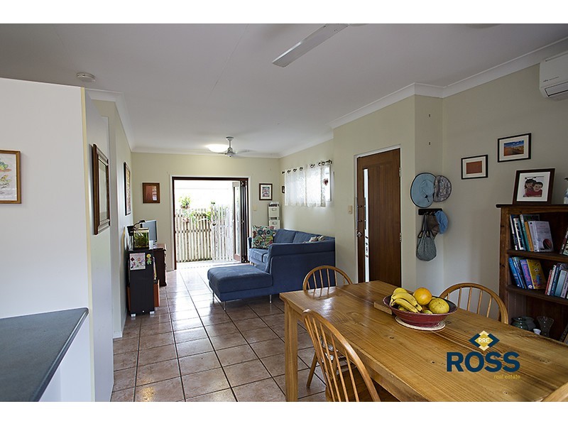 2/5a Church Street, West End QLD 4810