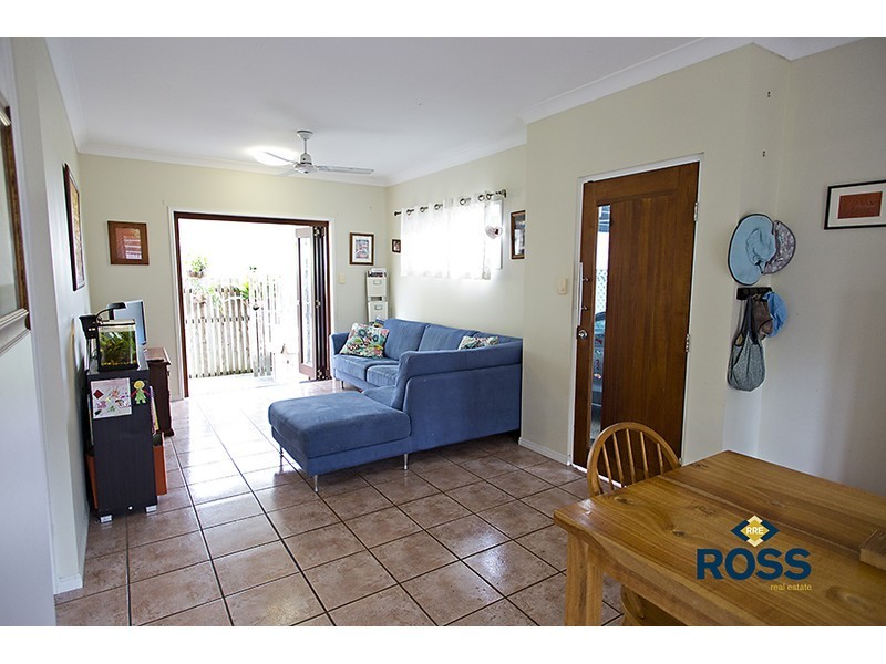 2/5a Church Street, West End QLD 4810