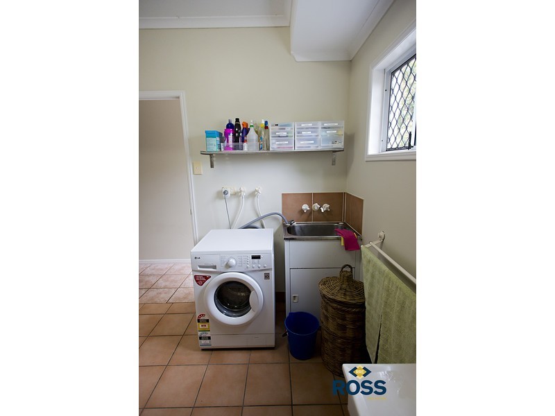 2/5a Church Street, West End QLD 4810