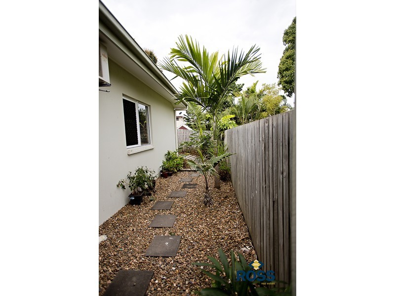 2/5a Church Street, West End QLD 4810