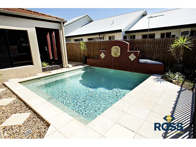 11 Fortunia Lane, Kirwan QLD 4817