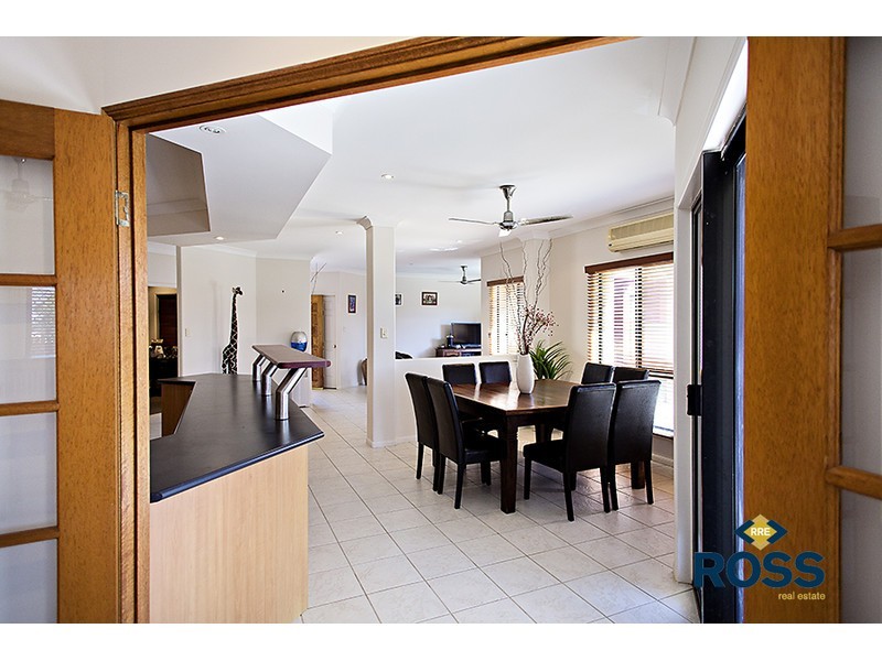 11 Fortunia Lane, Kirwan QLD 4817