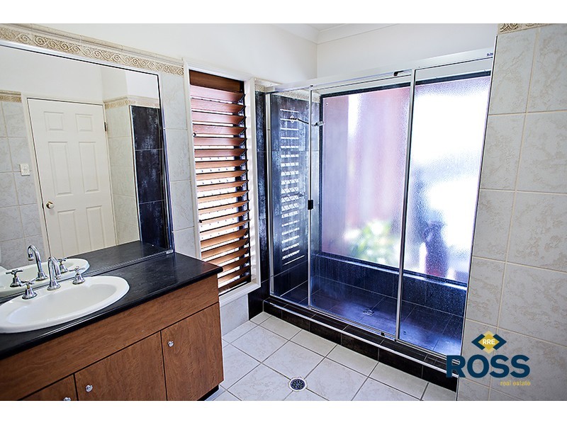 11 Fortunia Lane, Kirwan QLD 4817