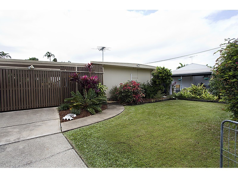 14 Rossato Crescent, Rasmussen QLD 4815