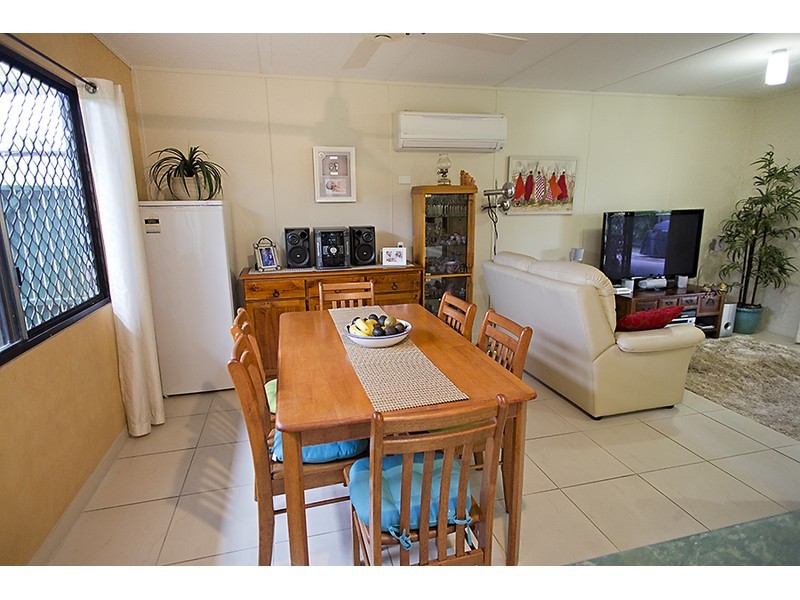 14 Rossato Crescent, Rasmussen QLD 4815