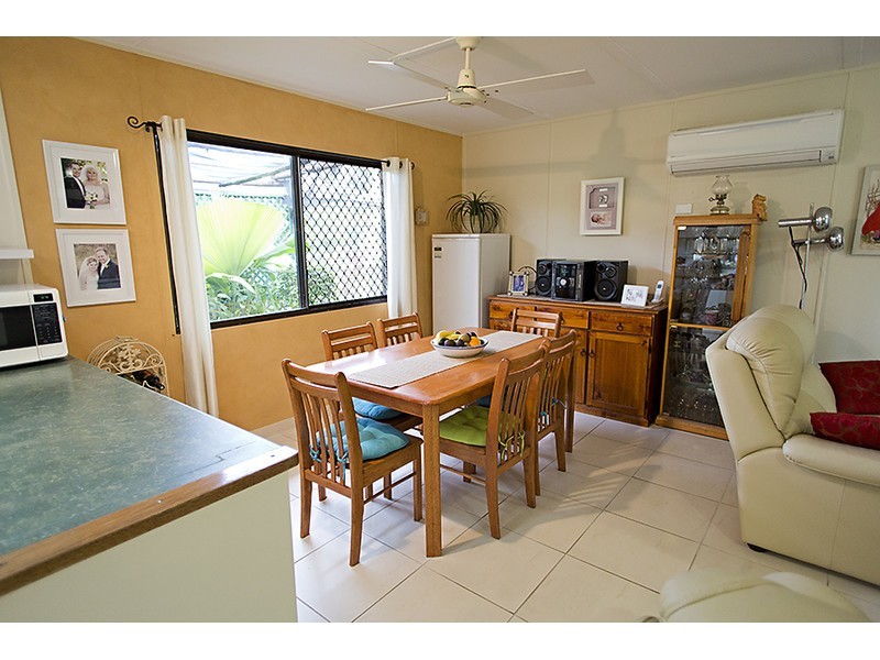 14 Rossato Crescent, Rasmussen QLD 4815