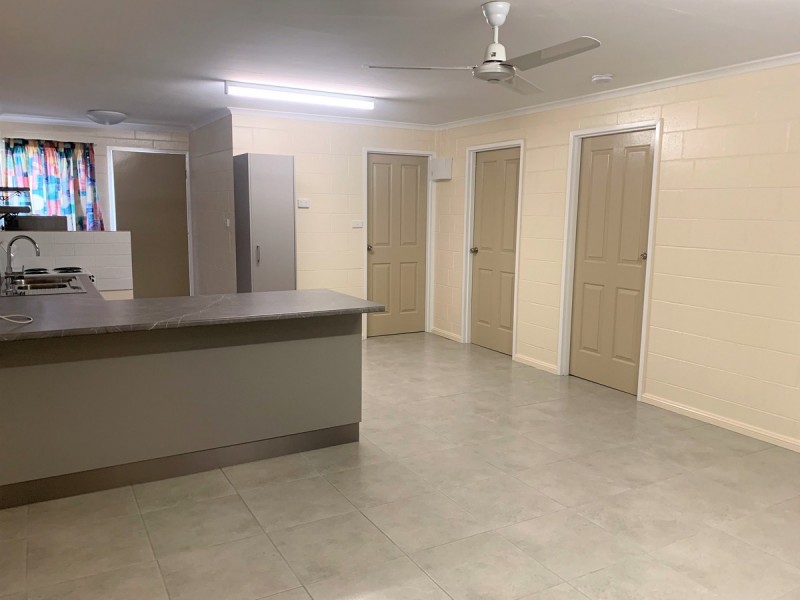 15 Fraire Street, Hermit Park QLD 4812