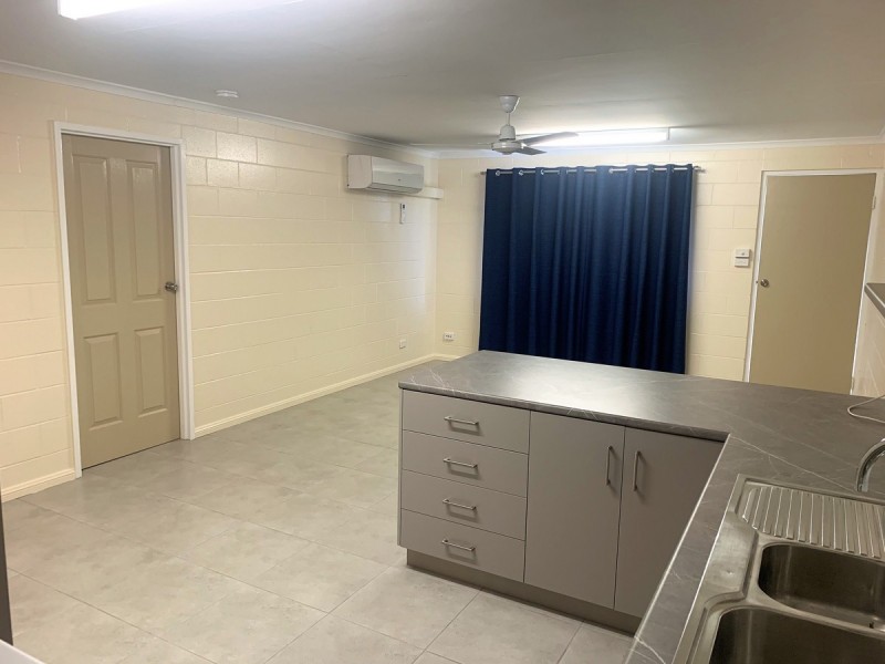 15 Fraire Street, Hermit Park QLD 4812