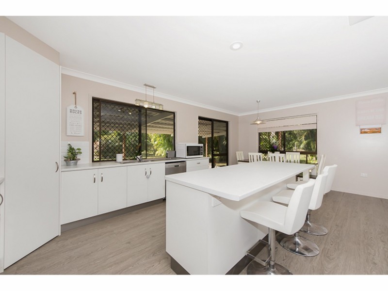 2 Flagstone Avenue, Rangewood QLD 4817