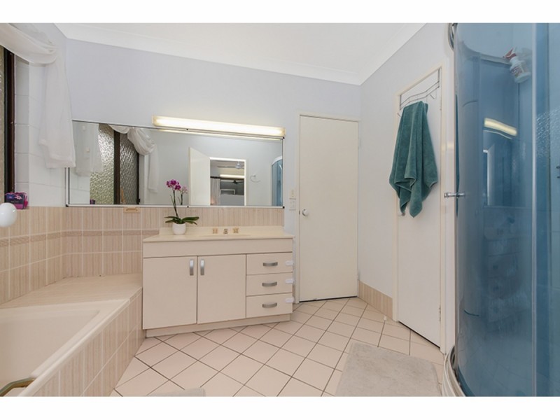 2 Flagstone Avenue, Rangewood QLD 4817