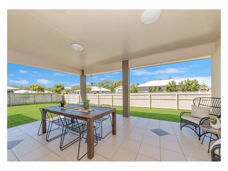 4 Eungella Court, Bushland Beach QLD 4818