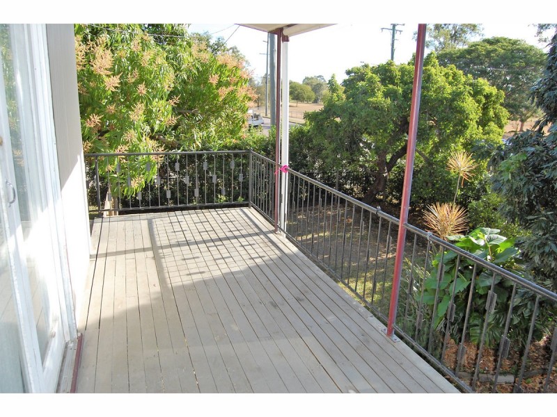 2 Brett Street, Cranbrook QLD 4814