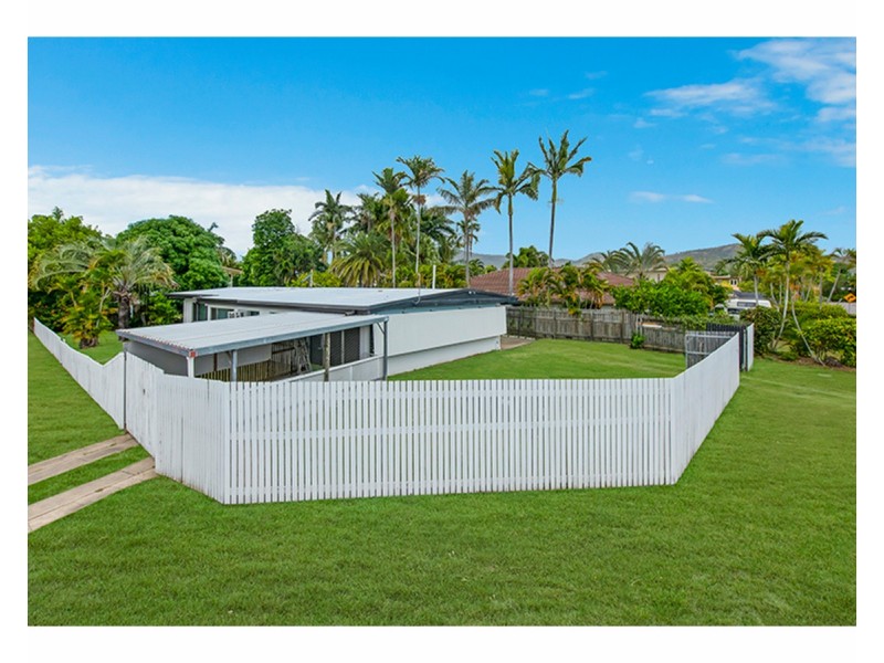 15 Banksia Street, Kirwan QLD 4817