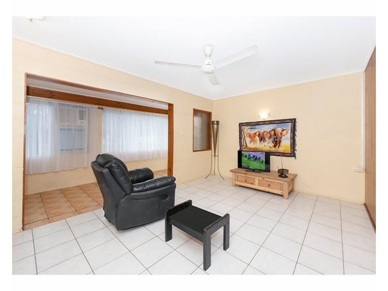 15 Banksia Street, Kirwan QLD 4817