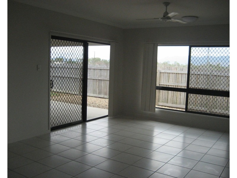 26 Stephanie Street, Rasmussen QLD 4815