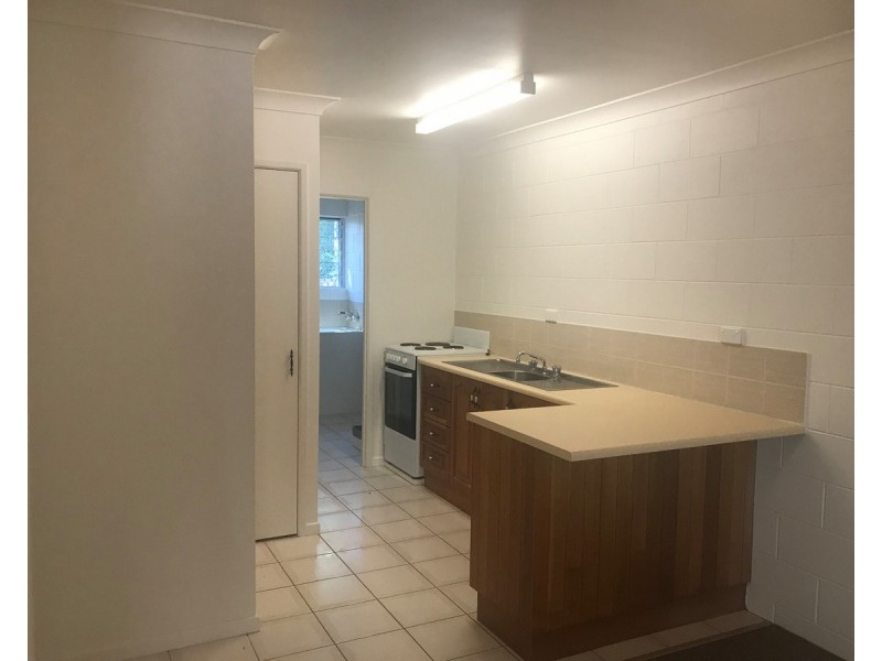 2/7 Armstrong Street, Hermit Park QLD 4812