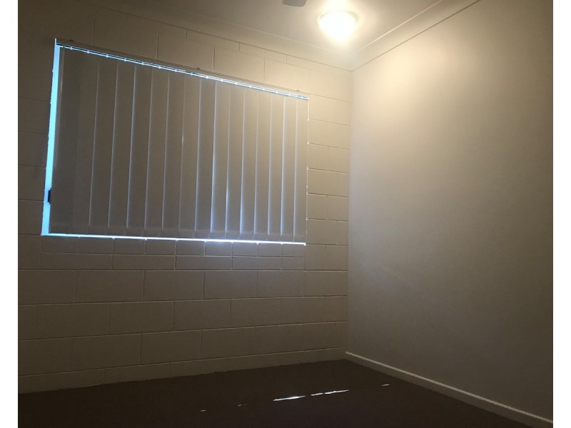 2/7 Armstrong Street, Hermit Park QLD 4812