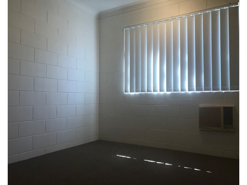 2/7 Armstrong Street, Hermit Park QLD 4812